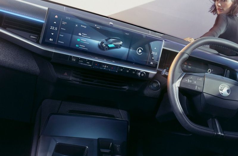 https://www.dudleymotorco.co.uk/assets/media/vauxhallgrandlandinterior_1.jpeg